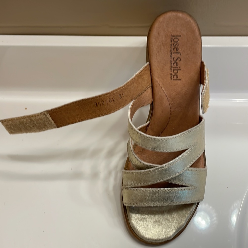Josef Seibel Leather Belbedere Juna 04 Slide Sandals - Size 8 1/2 - Picture 8 of 9